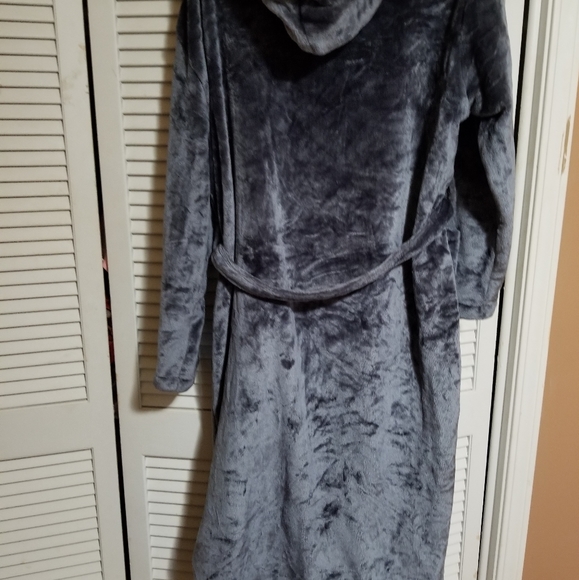 Ladies  house coat Large,  New. Gray and White. - Picture 2 of 7